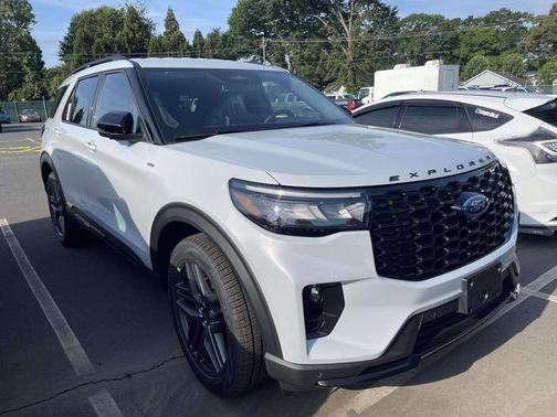 Space White Metallic 2026 Ford Explorer ST-Line