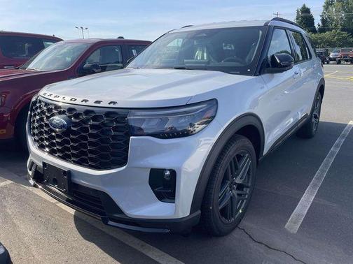 Space White Metallic 2026 Ford Explorer ST-Line