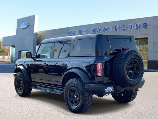 Shadow Black 2025 Ford Bronco Badlands