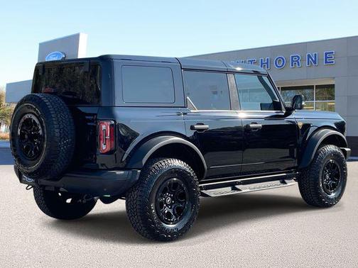 Shadow Black 2025 Ford Bronco Badlands
