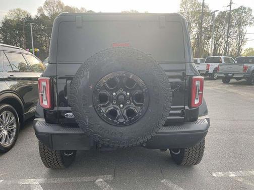 Shadow Black 2025 Ford Bronco Badlands