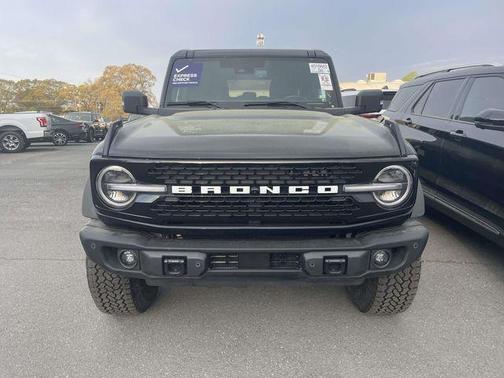 Shadow Black 2025 Ford Bronco Badlands