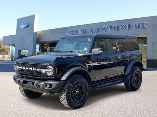 Shadow Black 2025 Ford Bronco Badlands
