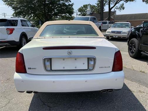 White Lightning 2005 Cadillac DeVille Base