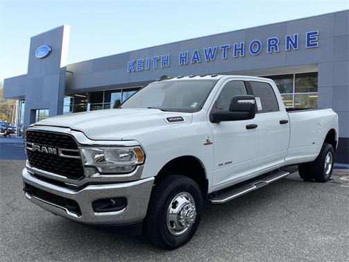 2024 RAM 3500 Big Horn Crew Cab 4x4 8' Box