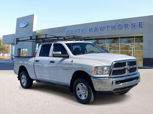 Bright White Clearcoat 2018 RAM 2500 Tradesman Crew Cab 4x4 6'4' Box