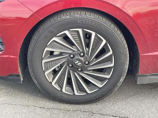 2025 Hyundai SONATA Hybrid SE