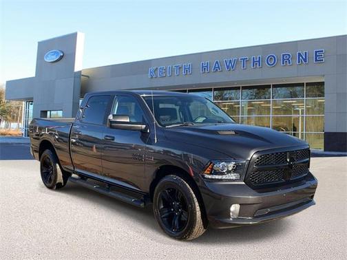 2017 RAM 1500 Night Crew Cab 4x4 6'4' Box