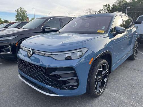 2025 Volkswagen Tiguan 2.0T SEL R-Line 4MOTION