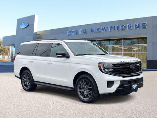 Star White Metallic Tri-Coat 2026 Ford Expedition Platinum