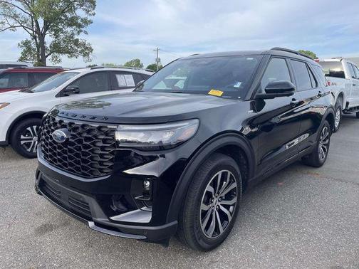 Agate Black Metallic 2025 Ford Explorer ST-Line
