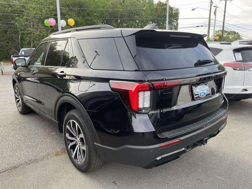 Agate Black Metallic 2025 Ford Explorer ST-Line