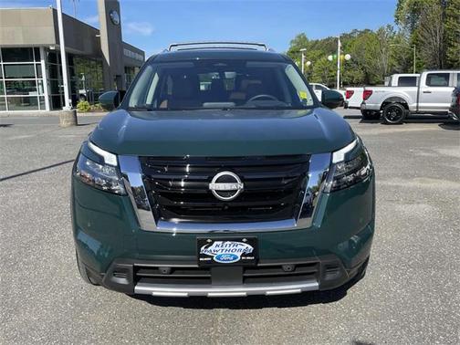 2025 Nissan Pathfinder Platinum 4WD