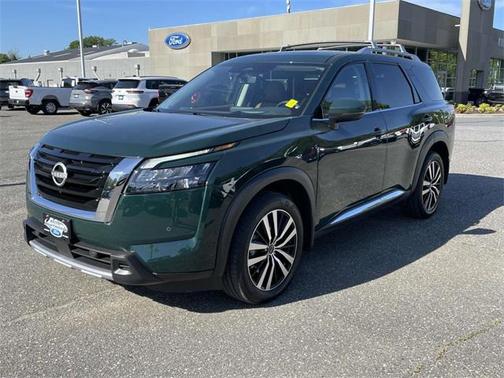 2025 Nissan Pathfinder Platinum 4WD