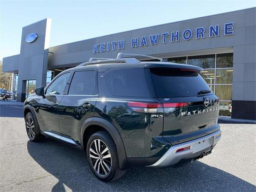 2025 Nissan Pathfinder Platinum 4WD