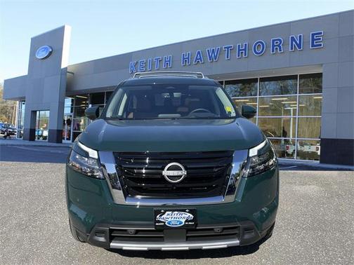 2025 Nissan Pathfinder Platinum 4WD
