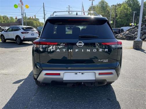 2025 Nissan Pathfinder Platinum 4WD
