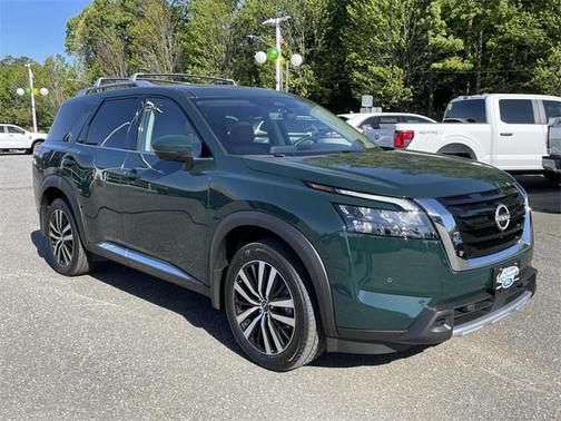 2025 Nissan Pathfinder Platinum 4WD