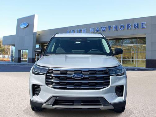 Space White Metallic 2026 Ford Explorer Active