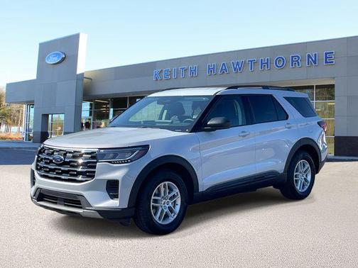 Space White Metallic 2026 Ford Explorer Active