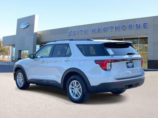 Space White Metallic 2026 Ford Explorer Active