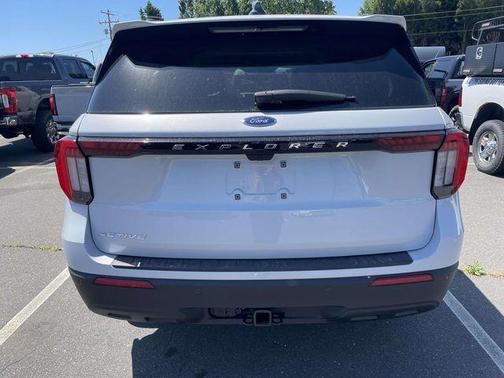 Space White Metallic 2026 Ford Explorer Active