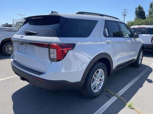 Space White Metallic 2026 Ford Explorer Active