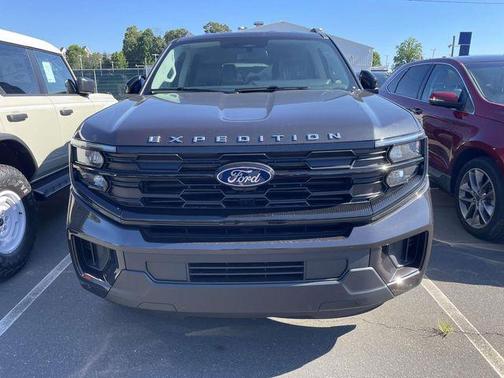 Dark Matter Gray Metallic 2026 Ford Expedition Active