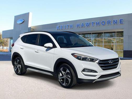 Dazzling White 2018 Hyundai TUCSON Value