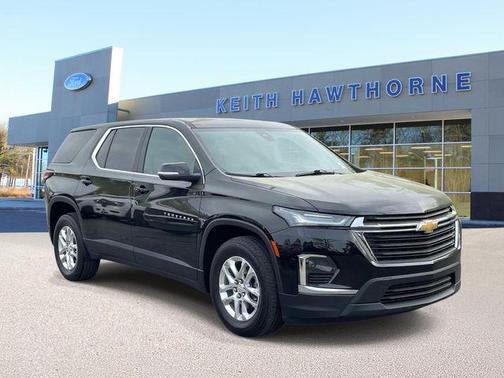 Mosaic Black Metallic 2023 Chevrolet Traverse LS