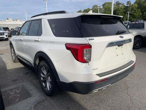 Star White Metallic Tri-Coat 2021 Ford Explorer XLT