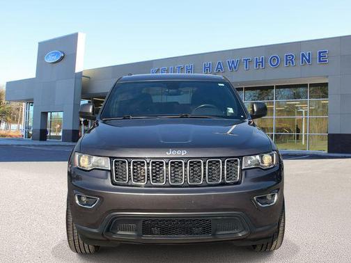 Crystal Metallic 2017 Jeep Grand Cherokee Laredo