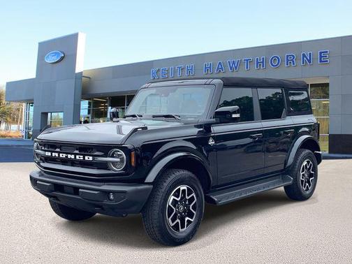 Shadow Black 2025 Ford Bronco Outer Banks