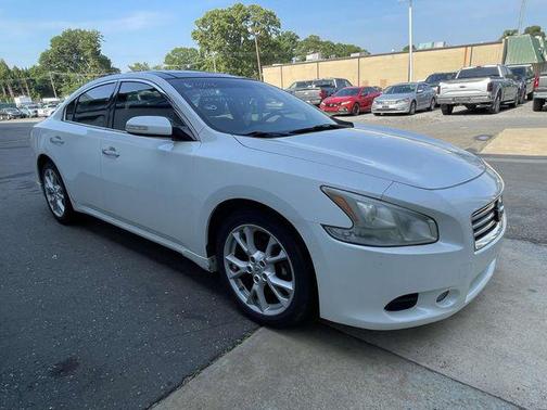 Pearl White 2013 Nissan Maxima SV