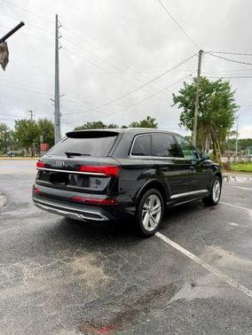 Mythos Black Metallic 2022 Audi Q7 55 Premium