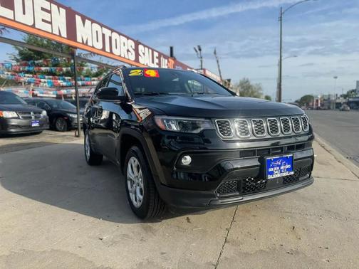 Diamond Black Crystal Pearlcoat 2024 Jeep Compass Latitude