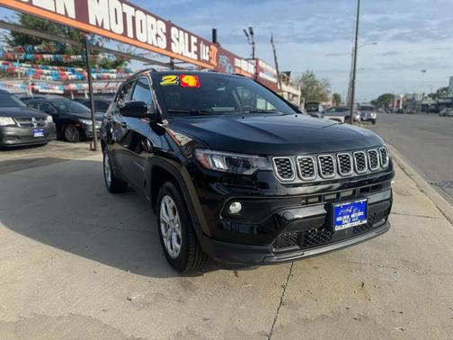 Diamond Black Crystal Pearlcoat 2024 Jeep Compass Latitude