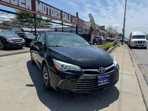 Midnight Black Metallic 2017 Toyota Camry LE