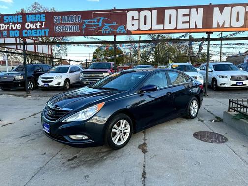 2013 Hyundai SONATA GLS