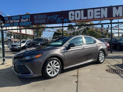 2022 Toyota Camry LE