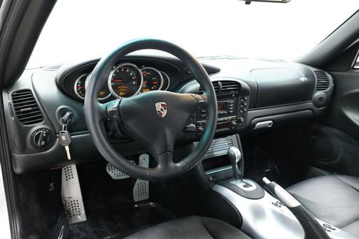 2003 Porsche 911 Carrera 4