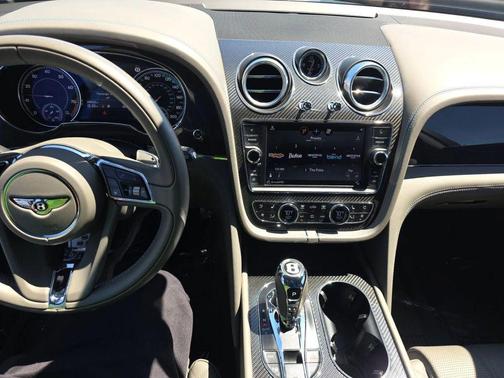 Light Windsor Blue by Mulliner 2019 Bentley Bentayga V8