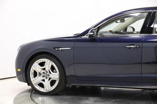 2015 Bentley Flying Spur Base