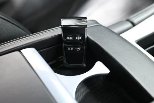 2015 Aston Martin DB9 Carbon Edition