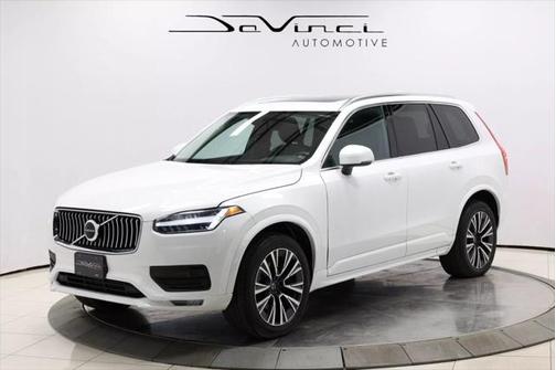 2022 Volvo XC90 T5 Momentum