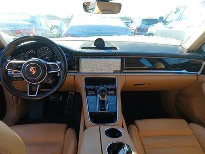 2018 Porsche Panamera 4