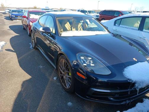 2018 Porsche Panamera 4