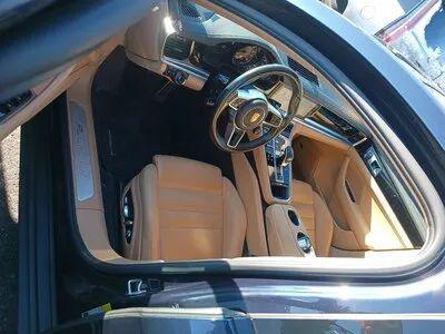 2018 Porsche Panamera 4