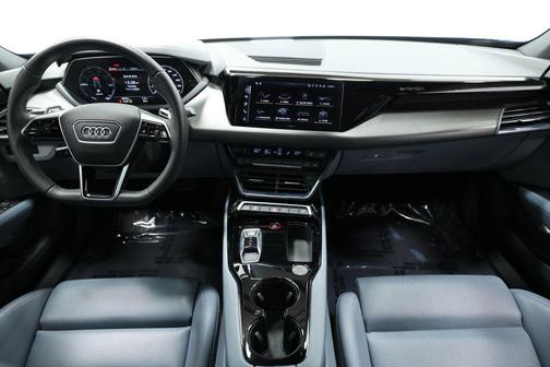 2024 Audi e-tron GT Premium Plus quattro