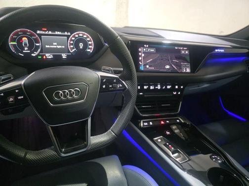 2024 Audi e-tron GT Premium Plus quattro
